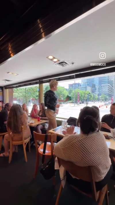 Miss Moço serves Sabreba Carpentire