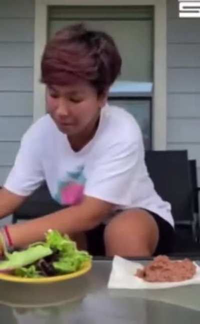 Woman claims the dog is vegetarian