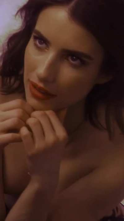 Emma Roberts 