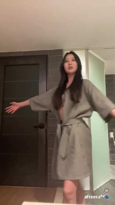 Pussy flashing 