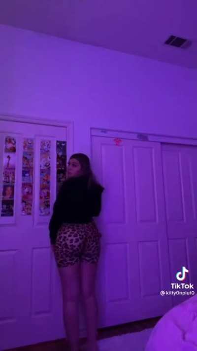 damn she got ass and tits
