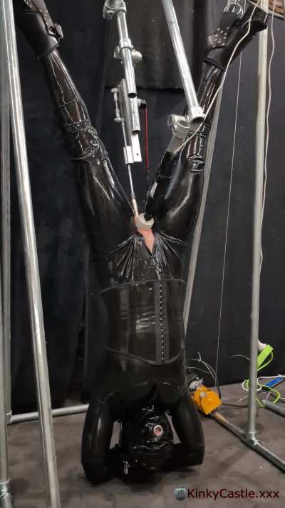 Rubberdoll inverted and forced to cum. [OC]
