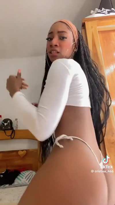 Cristina_466