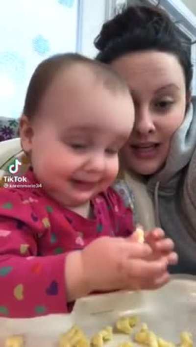 Want a popcorn mommi?