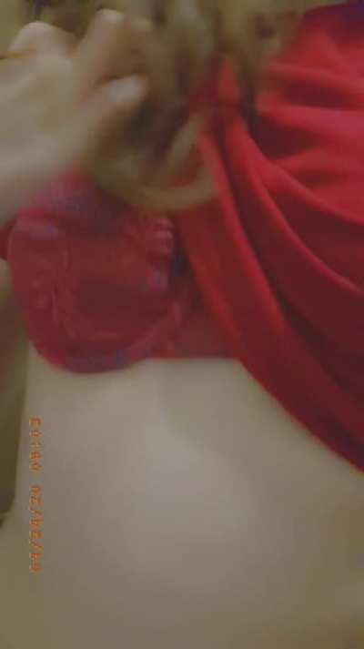 since napag<wbr>desis<wbr>yunan sa inuman na extended ang ecq, maghuhubad na lang ulit ako