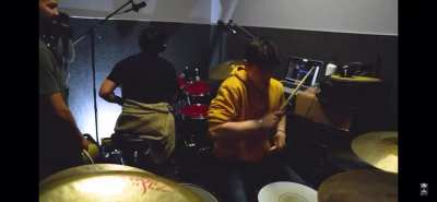 Y’all remember the time Mark and Ethan got possessed by music spirits and performed a perfect cover with a great beat and awesome fill-ins