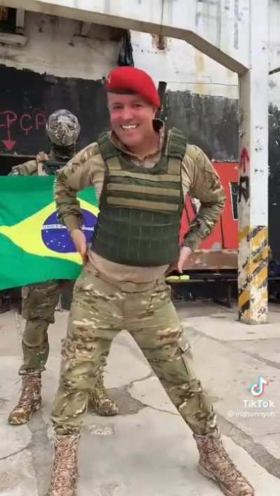 Least enthusiastic Brazilian officer (💪🗿🙏/ jk can't think of a better title)