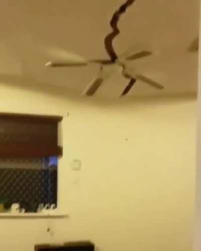 Poor fan tried to hold it😢😭