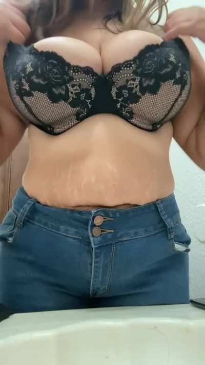 Happy hump day 😘