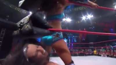 Brooke Tessmacher makes Santana Garrett Asstastic