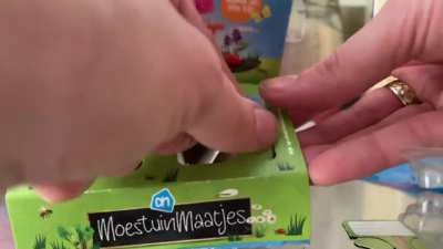Free seedling packages from Albert Heijn supermarket in the Netherlands turns into signs and holders.