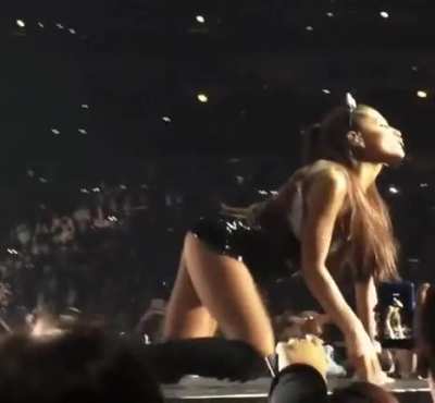 perfect position 😜🍑 (also, anyone wanna chat? i'm bored lol)