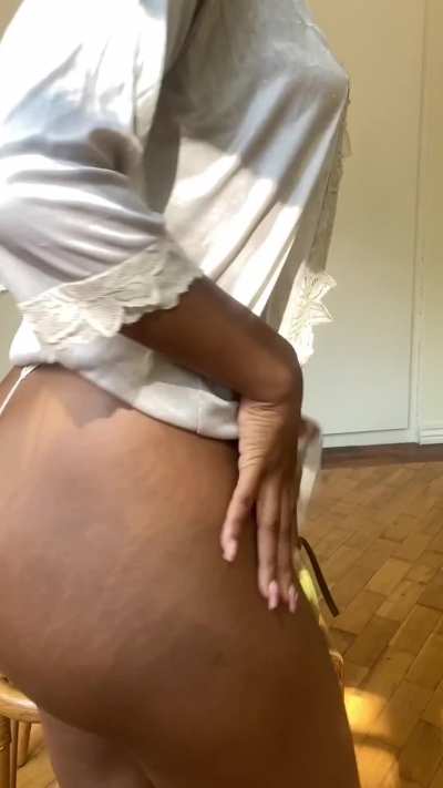 Your new favourite ebony slut! ❤️‍🔥3<wbr>0% off all April! •CUSTOM CONTENT ON SALE 🥳 • free dick rates when you mention Reddit