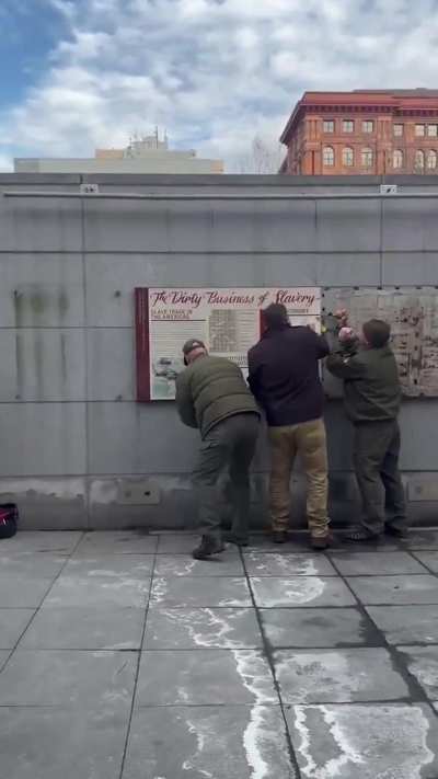 Parks service dismantling historical signs about slavery in Philadelphia, PA