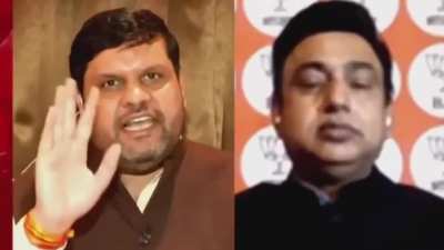 Wait what? Aajtak's cheque bounced or what? [Sab bum-bum hai]