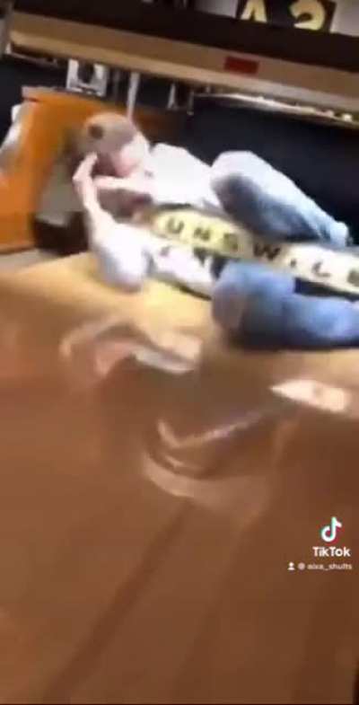 😧