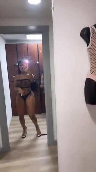 🤳🏻🍑