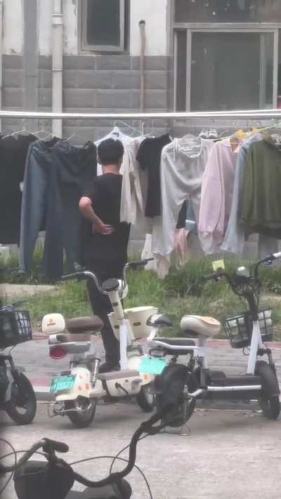 河南师范大<wbr>学网友：西<wbr>十六西十七<wbr>附近有男的<wbr>偷女生内衣<wbr>内裤，姐妹<wbr>们小心！！<wbr>这玩意偷回<wbr>去干啥呢，<wbr>收藏吗？