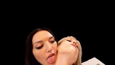 Girlfriends Natalie & Keira are exploring each other's holes in [sharing economy] for Brain<wbr>dance<wbr>VR.co<wbr>m