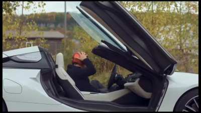 An expert shows how to properly get into a BMW i8