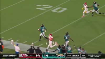[Highlight] Mahomes throws a pick 6 to Devin Lloyd!