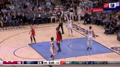 [Highlight] Andre Drummond has an all-time Shaqtin moment