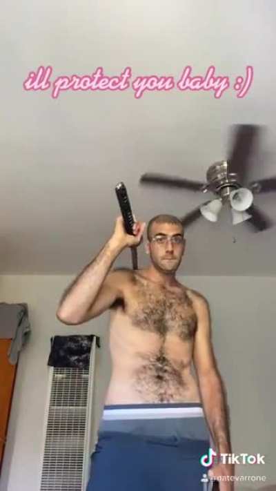 Bruh what is that beard line thingy that he’s got going on?? Mans got more hair on his stomach than he’s damn head