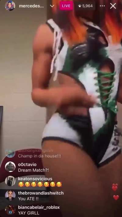 Mercedes Mone 🥴🍑