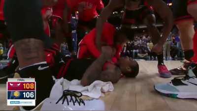 I haven’t seen anyone make a father stretch my hands edit for DeMar’s shot🤝