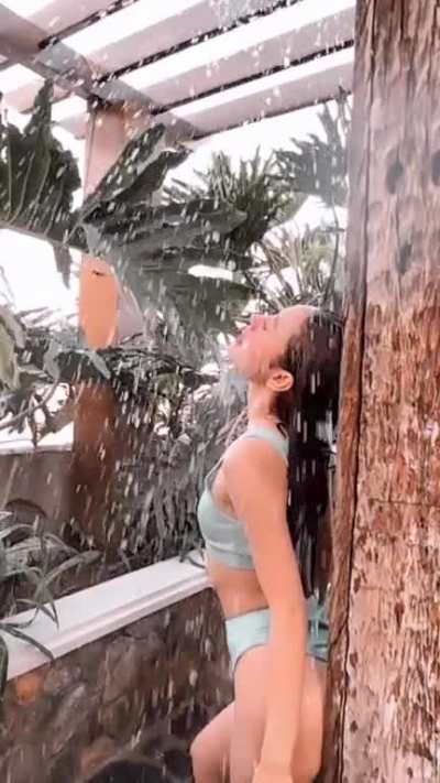 Sachzna Laparan
