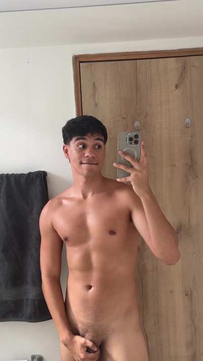 Asian guy looking for a white daddy