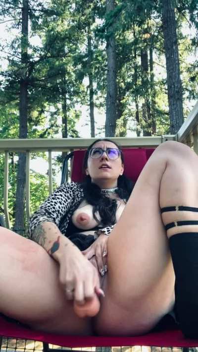 celebrate making it through Monday by cumming with me 🥺💞