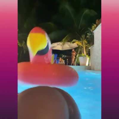 🌊 💃🏽🏊🏾‍<wbr>♀️