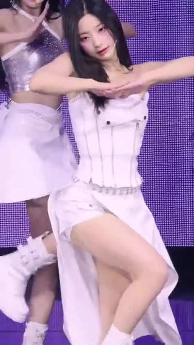 Saerom (Fromis_9)