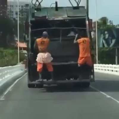 🎶 🕺 🎶