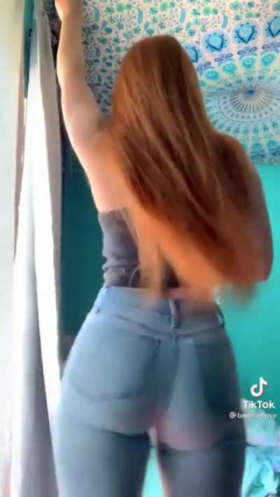 Goddamn that ass needs pounding