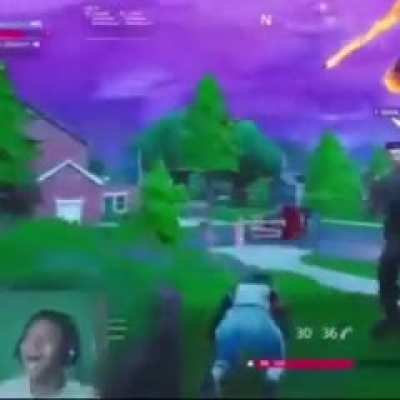 Apex player realizing that running into a fight and dying alone is being a bad teammate just like wrape(bad) dcing is.