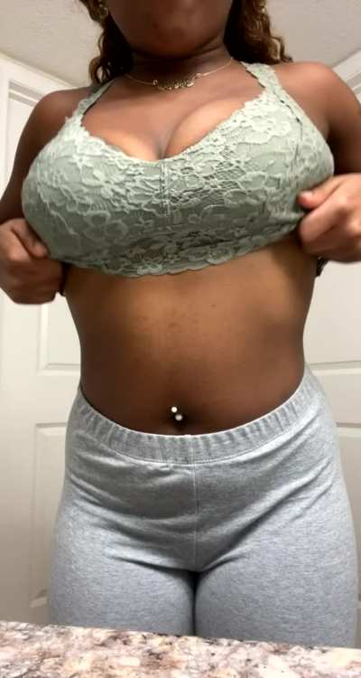 Would you jerk off to my nudes?