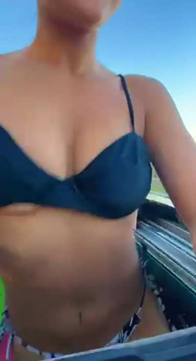 I love bouncing my tits