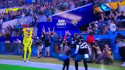 Jaguars mascot pivots from delighting children to deeply disturbing them