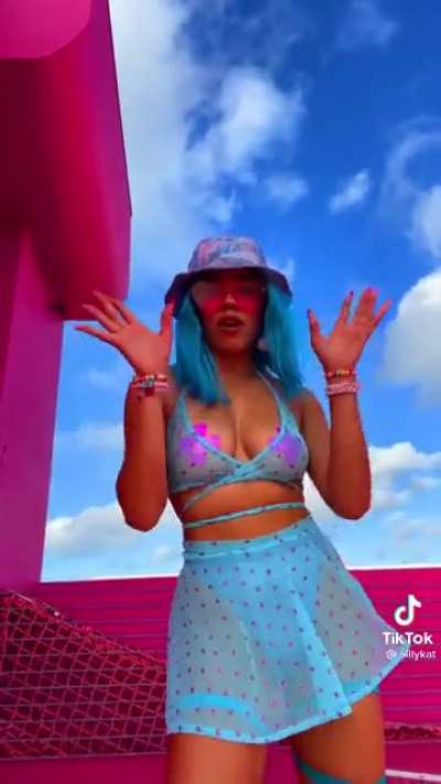 How is this even allowed on tiktok😂