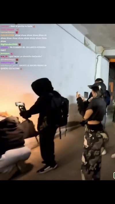 👀