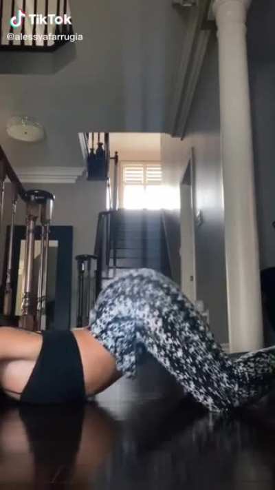 😳