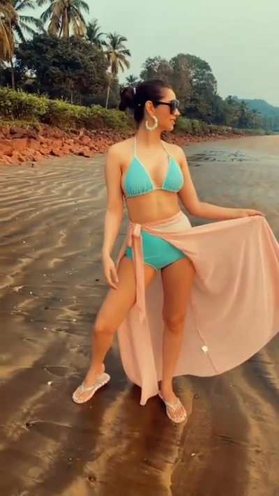 Zahrah Khan (new)