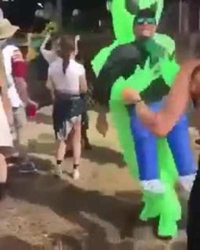 👽👽