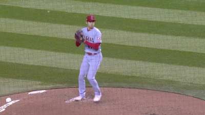 [Highlight] [Highlight] Ohtani balks.