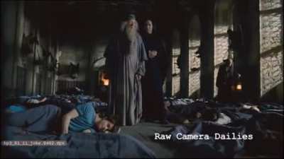 Michael Gambon and Alan Rickman play a prank on Daniel Radcliffe while filming Harry Potter and the Prisoner of Azkaban (2004)