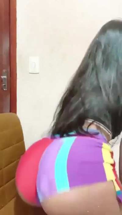 Safada rebolando 