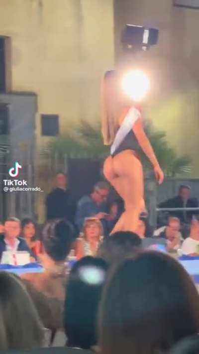 Ass>