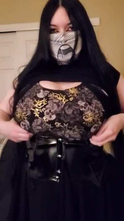 Tiddy drop 🖤 [OC]